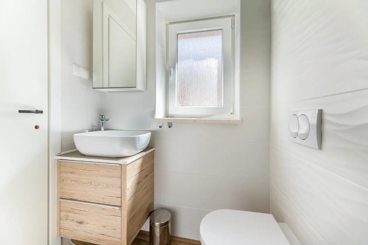 Evelin Apartment Baska