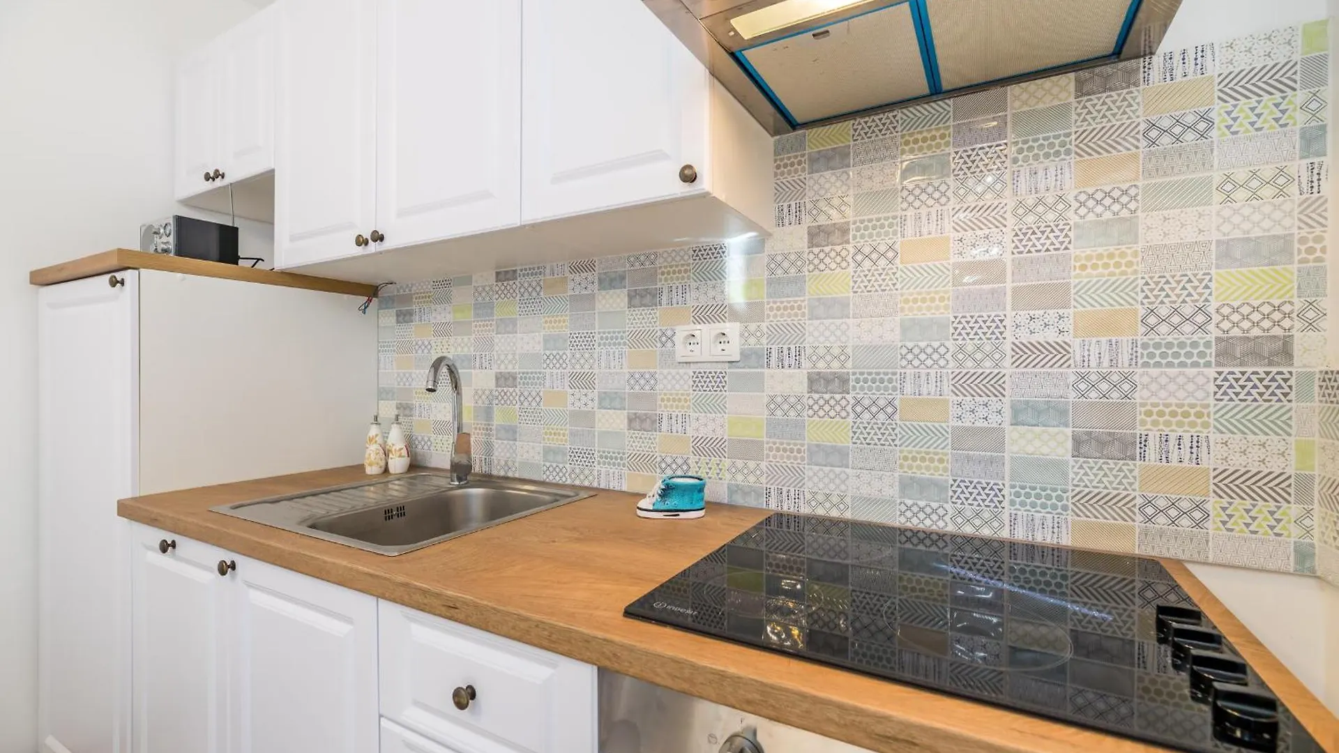 Evelin Apartment Baska  0*, Baska (Krk) Croatia