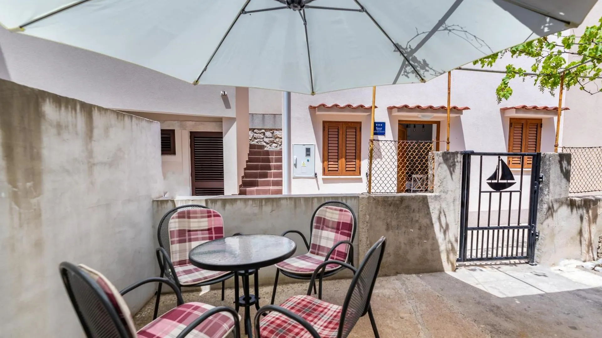 Evelin Apartment Baska